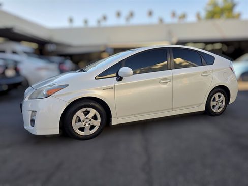 Used 2011 Toyota Prius Three w/ Solar Roof Pkg FWD image 4