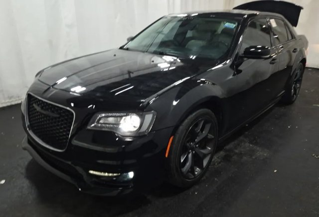 Used 2022 Chrysler 300 Touring L w/ Popular Equipment Group RWD image 1