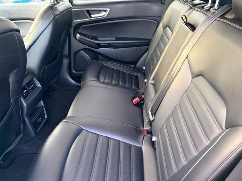 Used 2022 Ford Edge SEL image 25