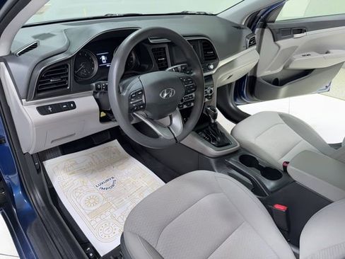 Used 2020 Hyundai Elantra SE image 10