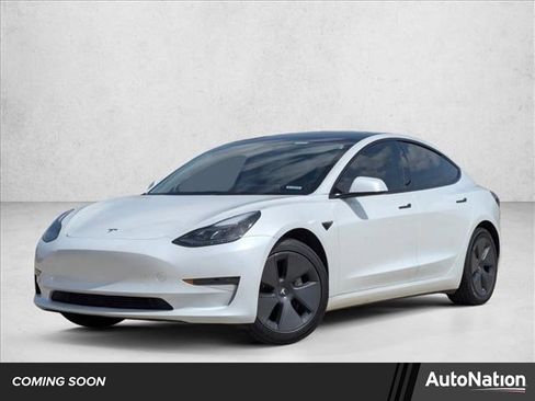 Used 2023 Tesla Model 3 Standard Range image 1