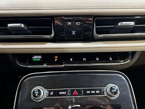Used 2023 Lincoln Nautilus AWD w/ Premium Package image 21