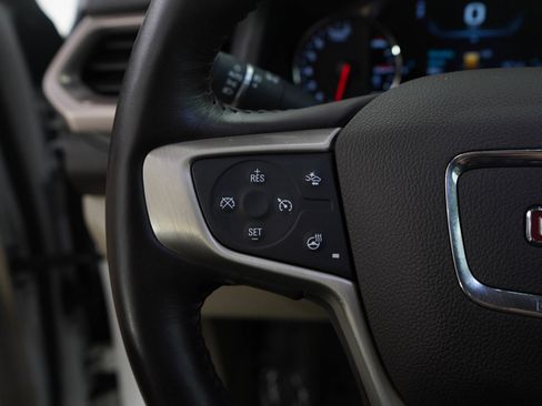 Used 2018 GMC Acadia Denali w/ Technology Package image 17