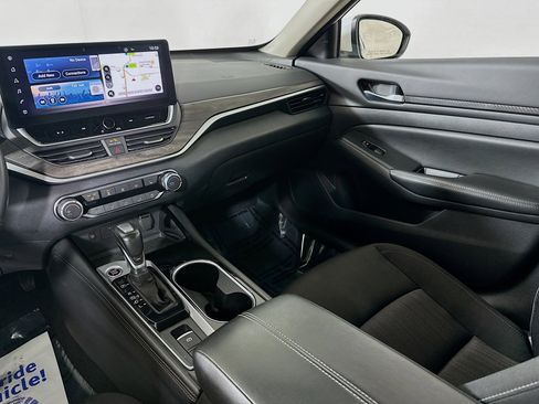Used 2024 Nissan Altima 2.5 SV w/ SV Premium Package image 23