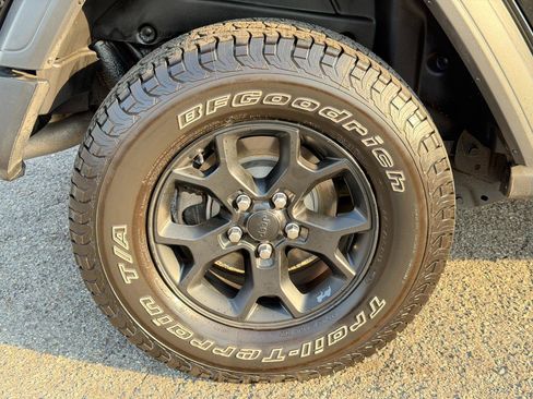 Used 2021 Jeep Wrangler Unlimited Sport AWD/4WD image 92