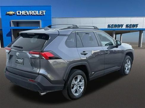 Used 2025 Toyota RAV4 LE AWD/4WD image 5