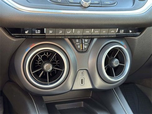 Used 2024 Chevrolet Blazer LT w/ Convenience Package image 11