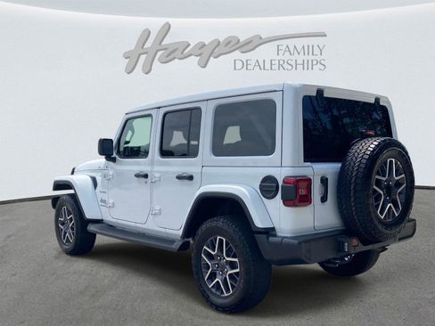 Used 2024 Jeep Wrangler Unlimited Sahara w/ Technology Group AWD/4WD image 6