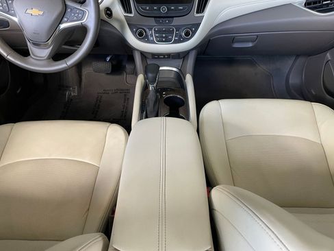 Used 2024 Chevrolet Malibu LT image 39