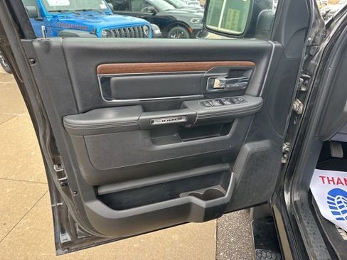 Used 2017 RAM 1500 Laramie w/ Convenience Group AWD/4WD image 11