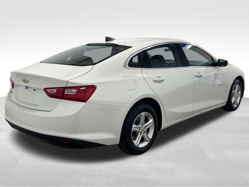 Used 2023 Chevrolet Malibu LS image 3