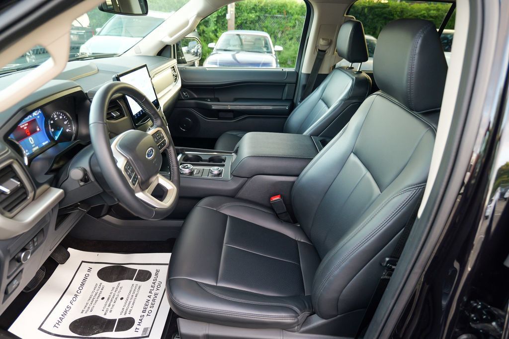 Used 2023 Ford Expedition XLT AWD/4WD image 19