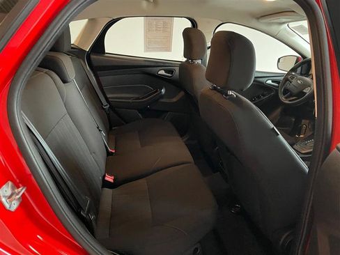 Used 2015 Ford Focus SE FWD image 28