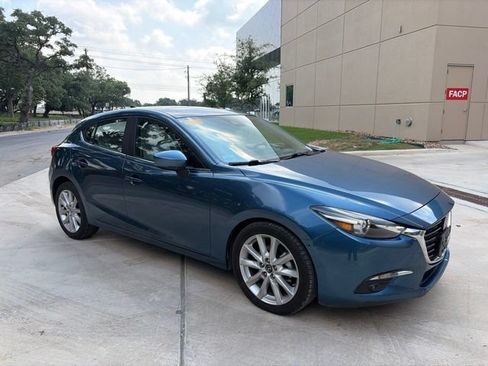 Used 2017 MAZDA MAZDA3 Grand Touring w/ Premium Equipment Package FWD image 4