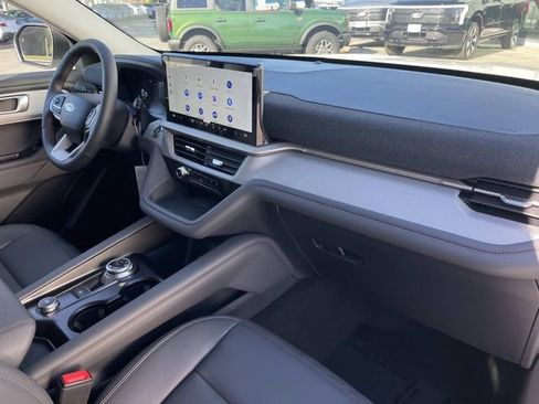 New 2026 Ford Explorer Active w/ Active Comfort Package RWD image 32