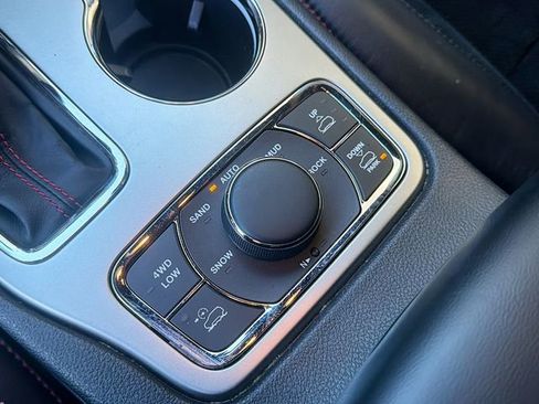 Used 2017 Jeep Grand Cherokee Trailhawk image 29