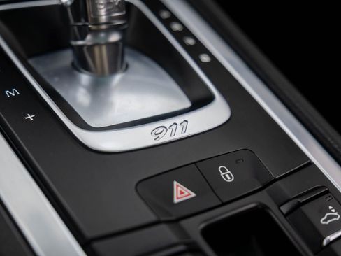 Used 2017 Porsche 911 Carrera image 20
