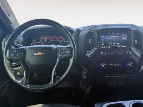 Used 2021 Chevrolet Silverado 1500 LT w/ Bed Protection Package AWD/4WD image 4