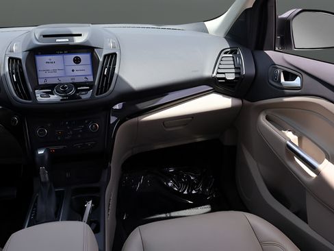 Used 2017 Ford Escape Titanium FWD image 16