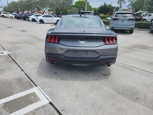 Used 2025 Ford Mustang Premium RWD image 9
