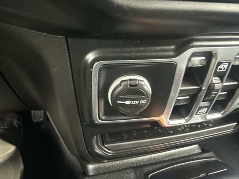 Used 2021 Jeep Gladiator Overland image 33