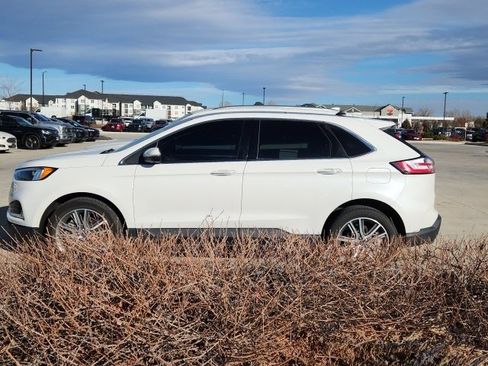 Used 2022 Ford Edge Titanium w/ Class II Trailer Tow Package image 2