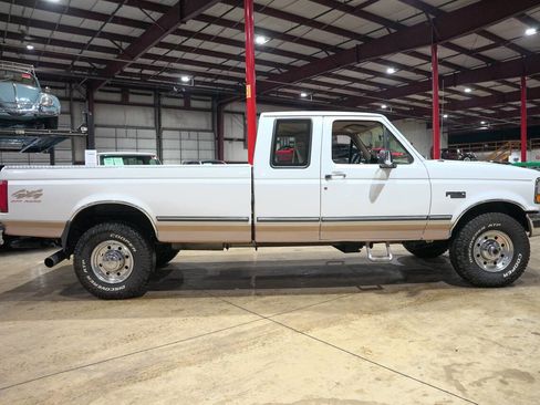 Used 1997 Ford F250 XLT image 10