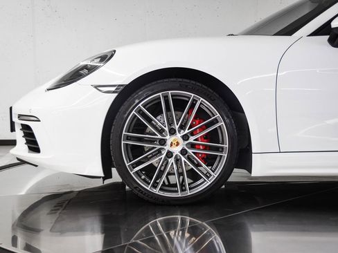 Used 2024 Porsche 718 Cayman S image 11