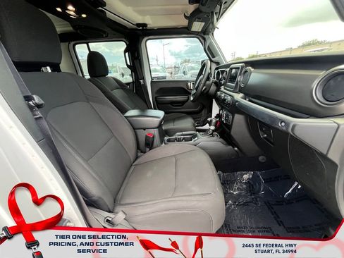 Used 2023 Jeep Gladiator Willys image 20