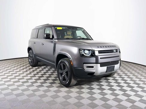 Used 2025 Land Rover Defender 110 S AWD/4WD image 3