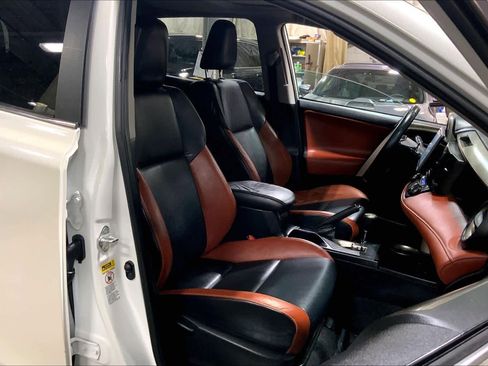 Used 2015 Toyota RAV4 Limited image 9