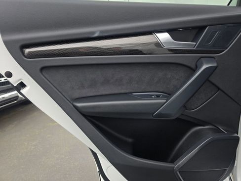 Used 2022 Audi SQ5 Premium w/ Convenience Package image 21