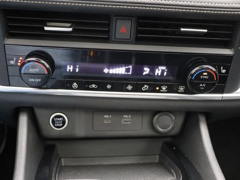 Used 2023 Nissan Rogue SV w/ SV Premium Package image 22