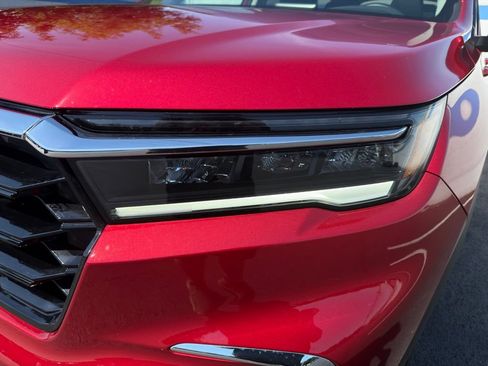 Certified 2025 Honda Pilot Touring image 9