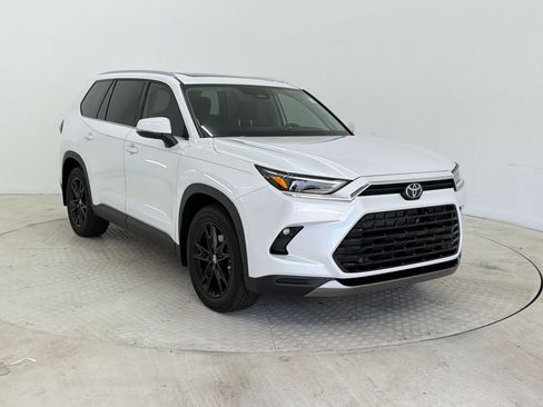 Used 2026 Toyota Grand Highlander Limited image 7