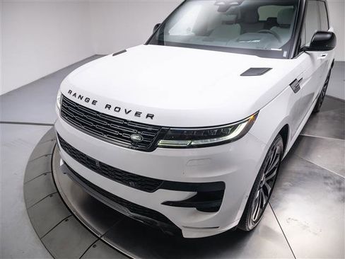 New 2026 Land Rover Range Rover Sport Dynamic SE image 9