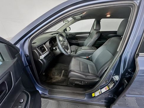 Used 2015 Toyota Highlander Plus FWD image 19
