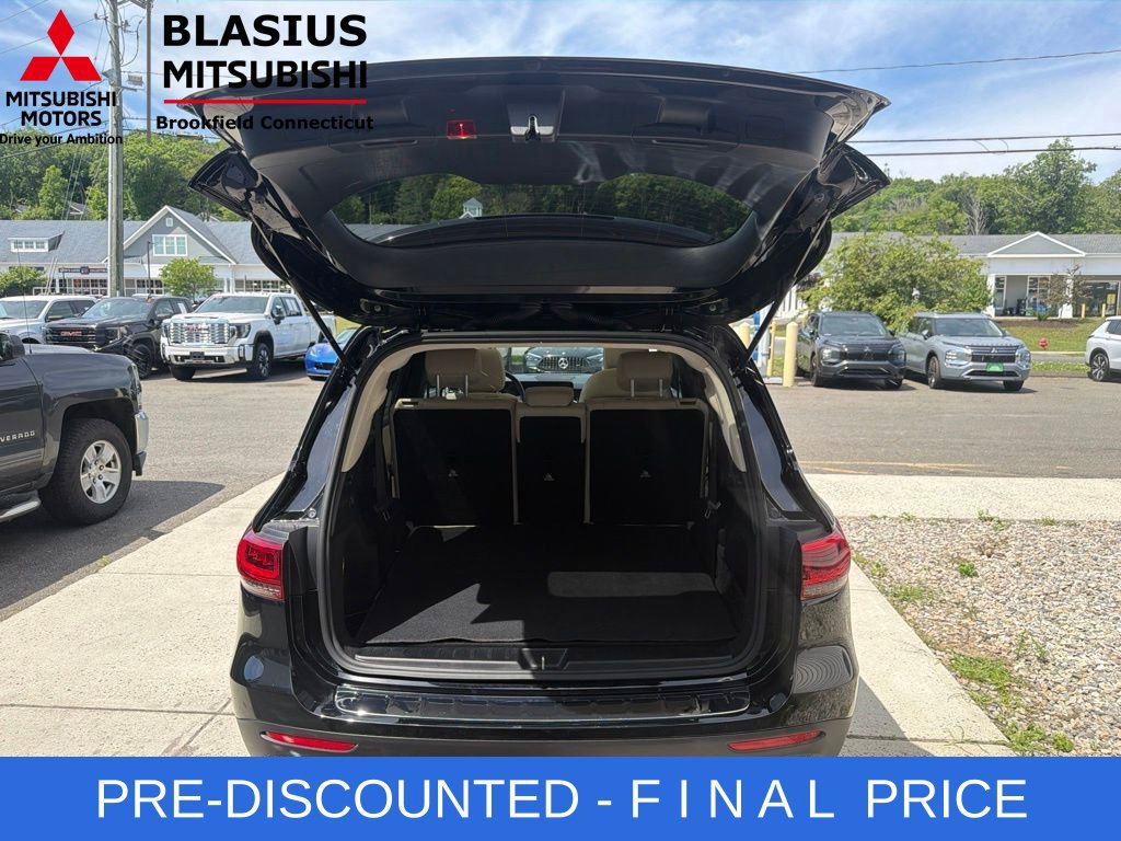 Used 2022 Mercedes-Benz GLB 250 4MATIC w/ Premium Package Lite image 14