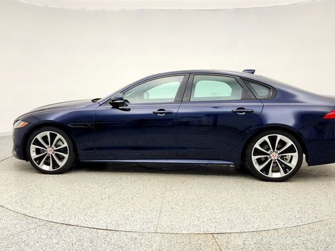 Used 2022 Jaguar XF R-Dynamic SE image 8