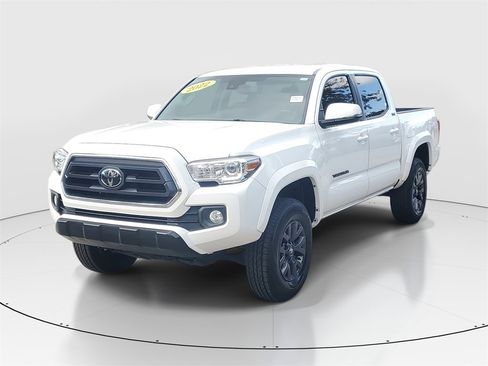 Certified 2022 Toyota Tacoma SR5 image 3
