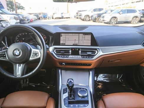 Used 2021 BMW M440i Convertible image 11