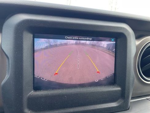 Used 2020 Jeep Wrangler Unlimited Sport image 9