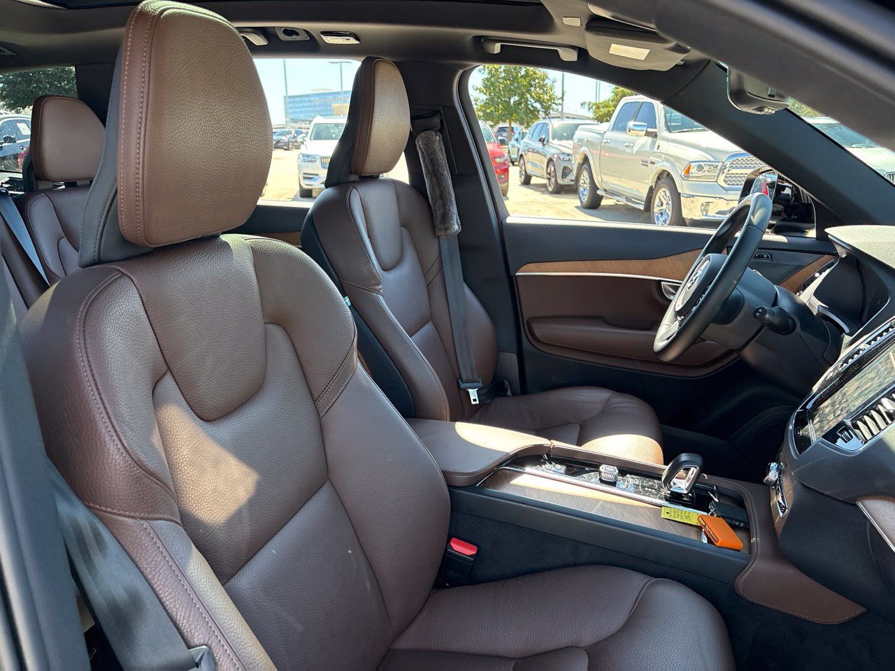 Used 2024 Volvo XC90 B5 Plus w/ Protection Package Premier AWD/4WD image 14
