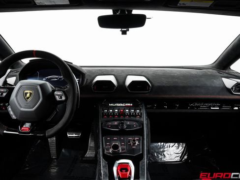 Used 2018 Lamborghini Huracan Performante image 28