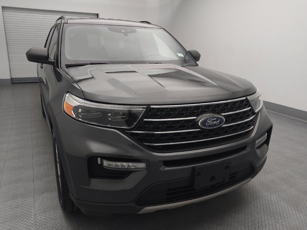 Used 2020 Ford Explorer XLT w/ Equipment Group 202A AWD/4WD image 14