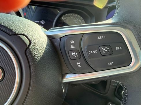 Used 2025 Jeep Wrangler Unlimited Sahara AWD/4WD image 22