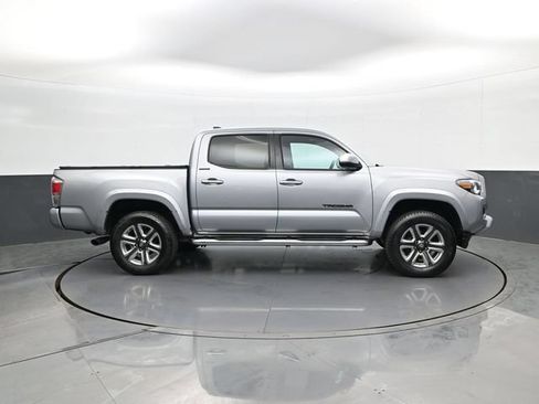 Used 2019 Toyota Tacoma Limited AWD/4WD image 4