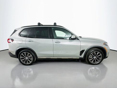 Used 2025 BMW X5 xDrive40i w/ M Sport Package AWD/4WD image 4