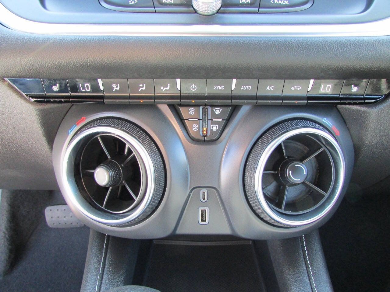Used 2025 Chevrolet Blazer LT FWD image 27