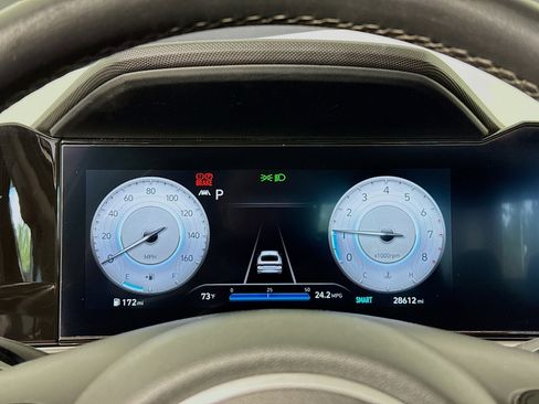 Used 2023 Hyundai Elantra Limited image 43